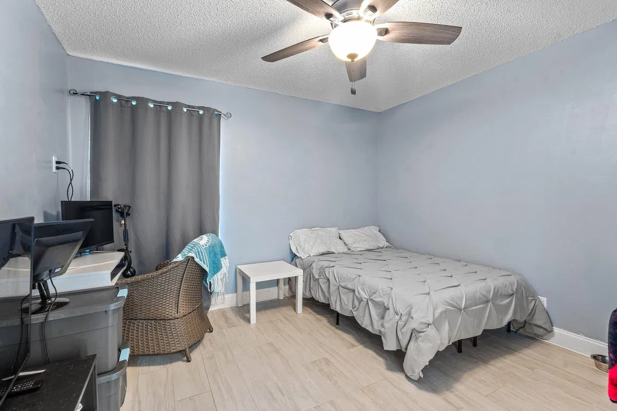 Residence photo 22