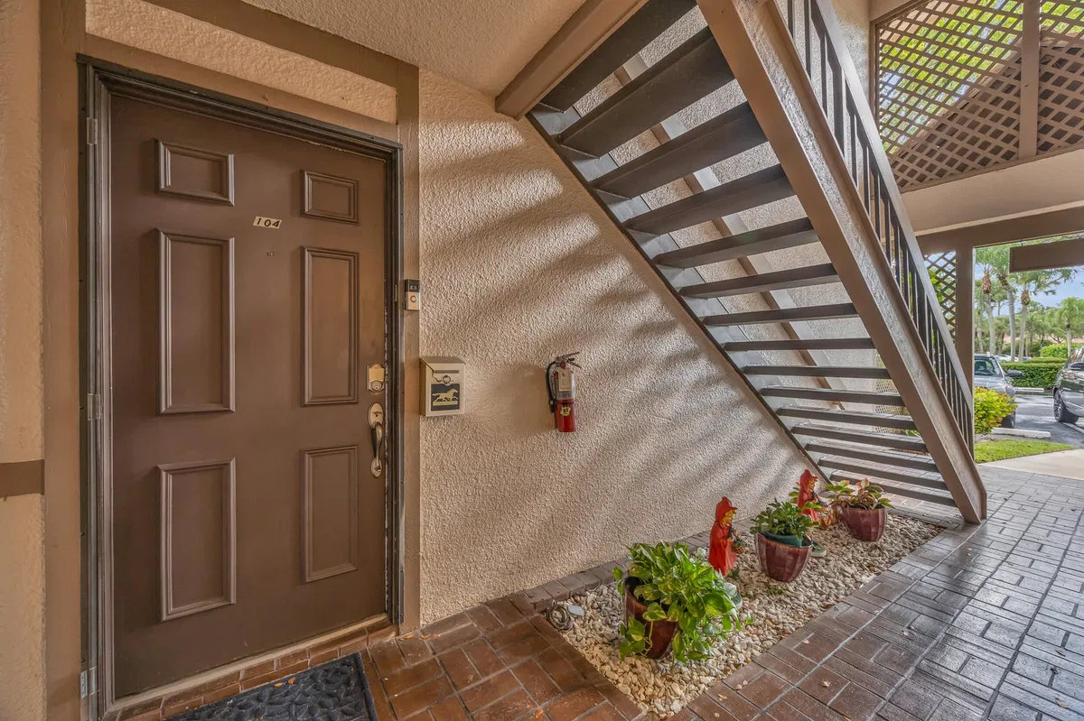 PGA National Palm Beach Gardens Unit 104 photo 4
