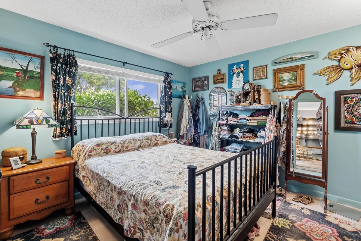Unit 113 photo 10