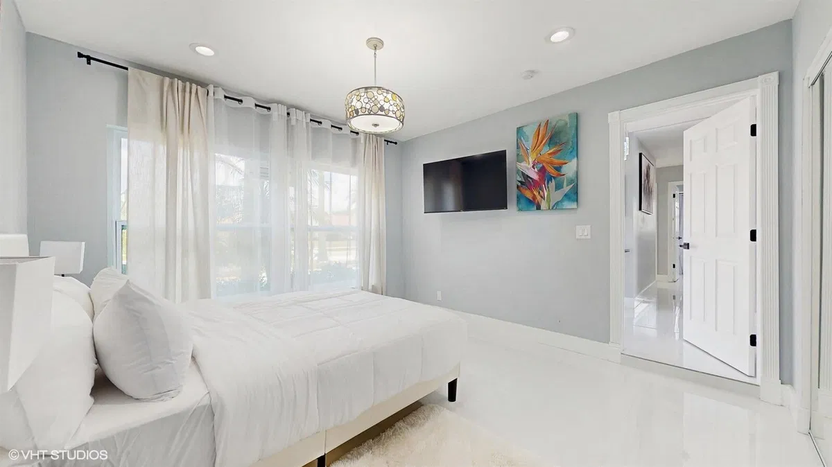 Residence photo 16