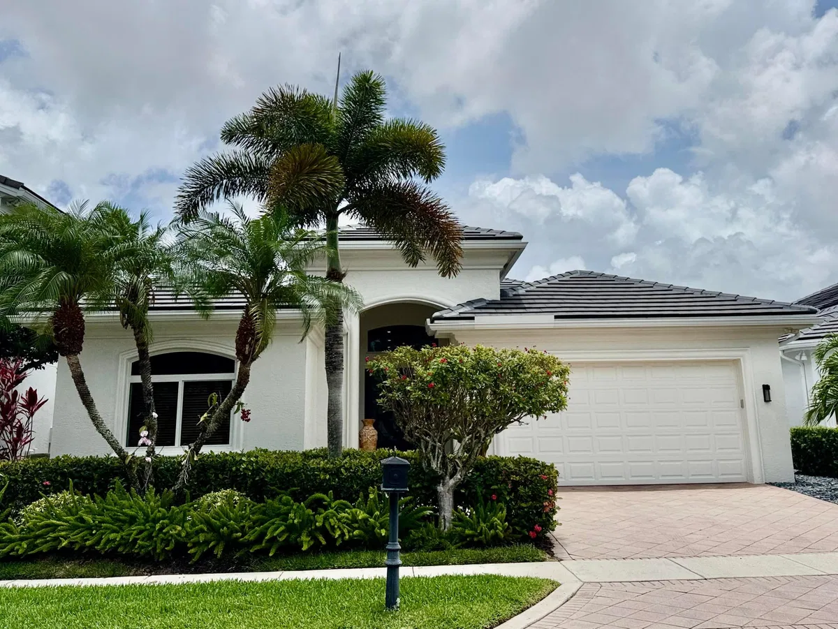 Woodfield Country Club Residence