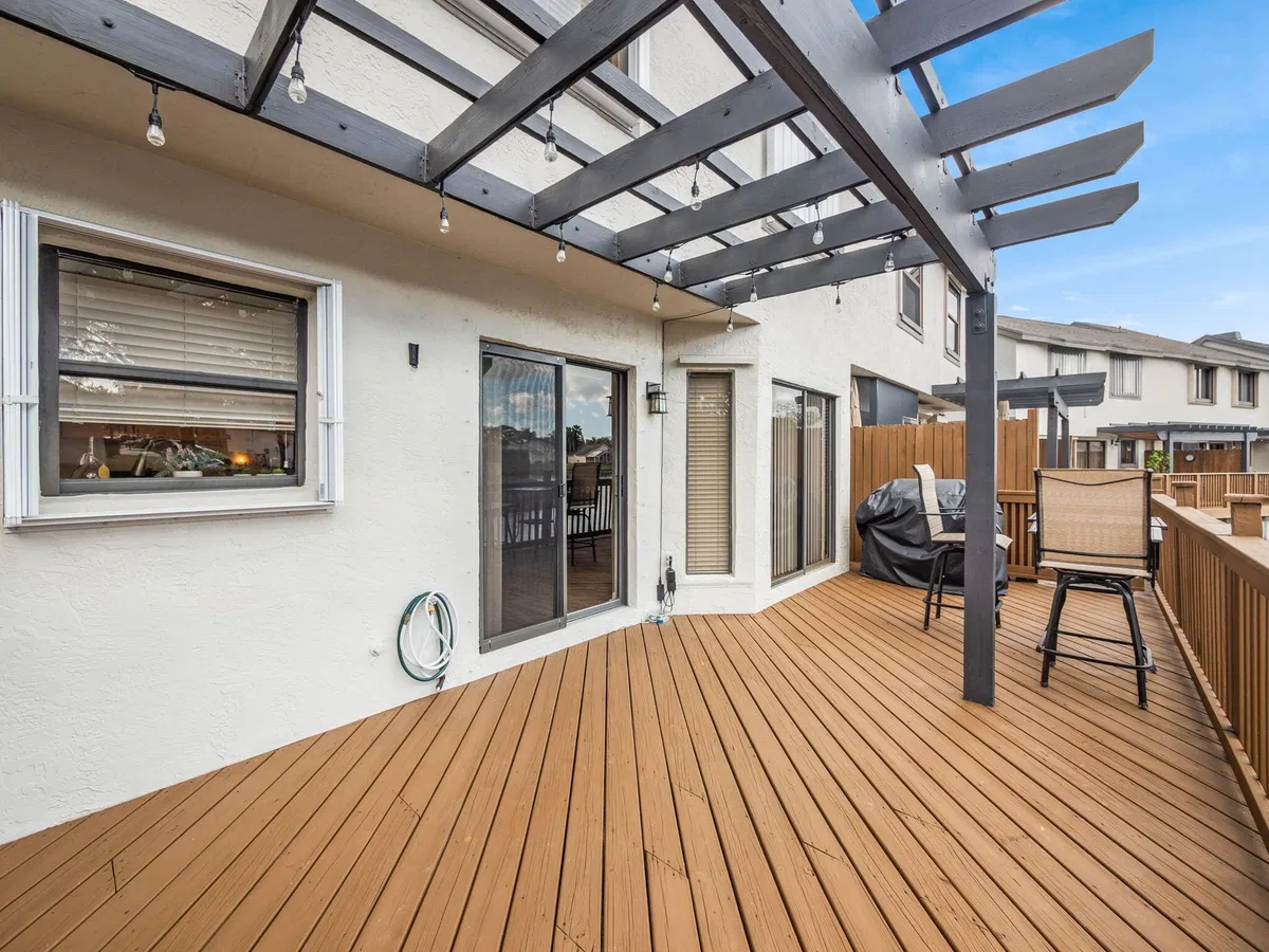 Residence photo 22