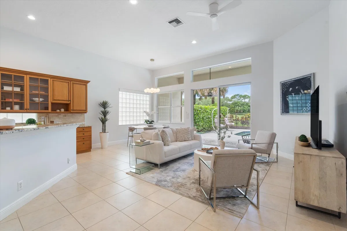 Mizner Country Club Residence photo 10