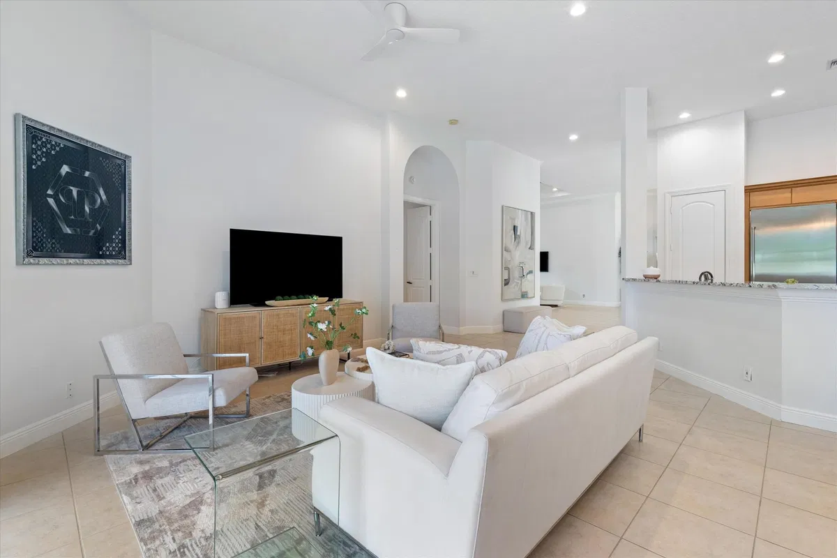 Mizner Country Club Residence photo 13