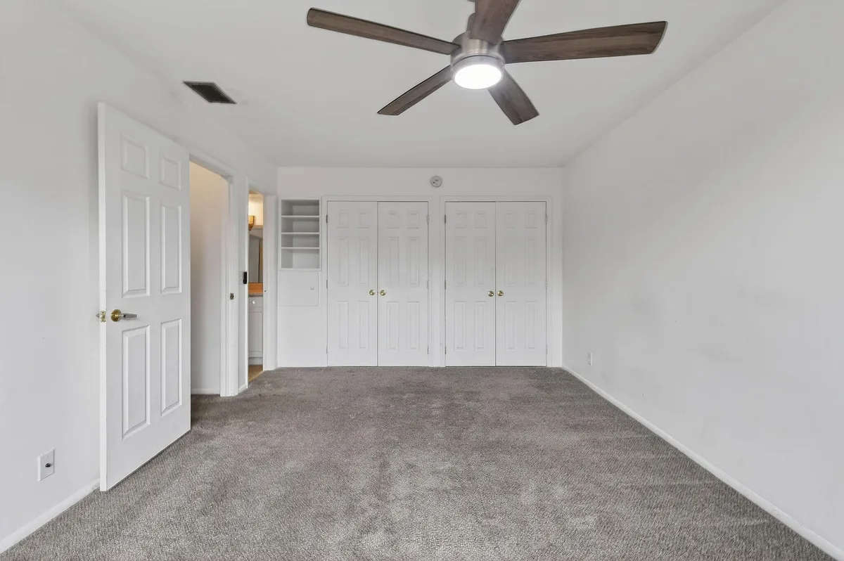 Unit B photo 31