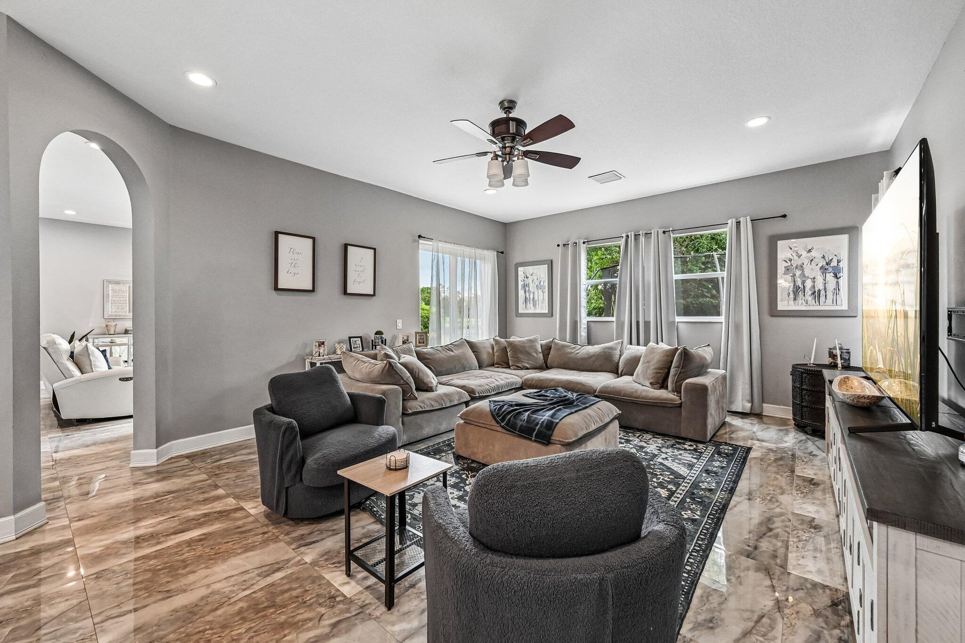 Residence photo 19