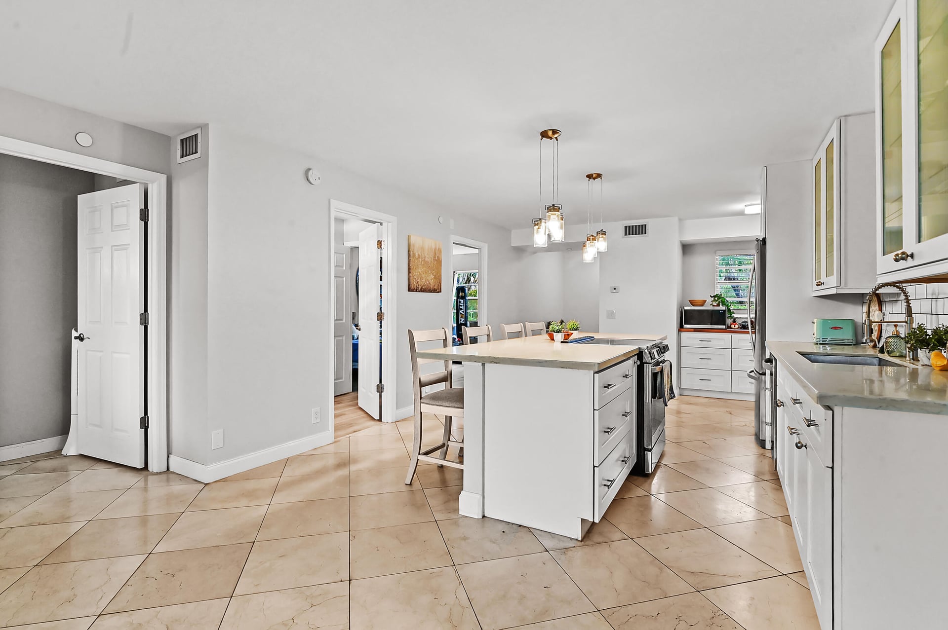 Unit 124 photo 10