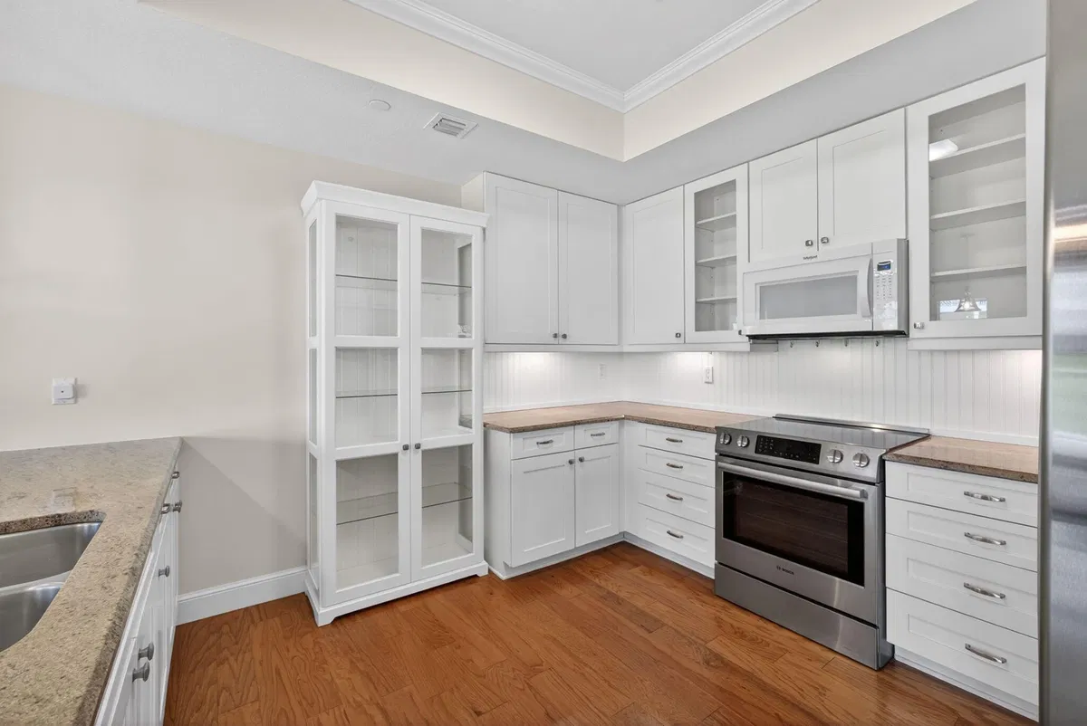 Residence photo 16