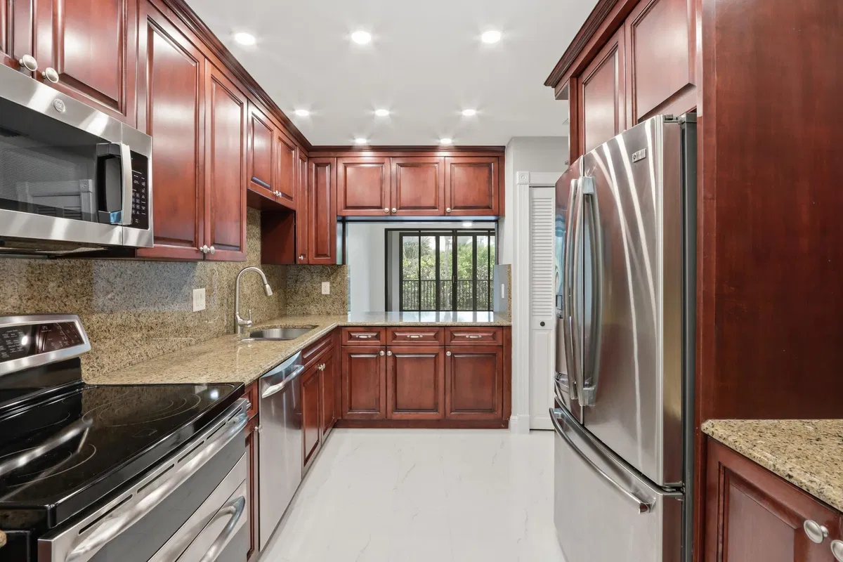 Singer Island Unit 206 photo 4