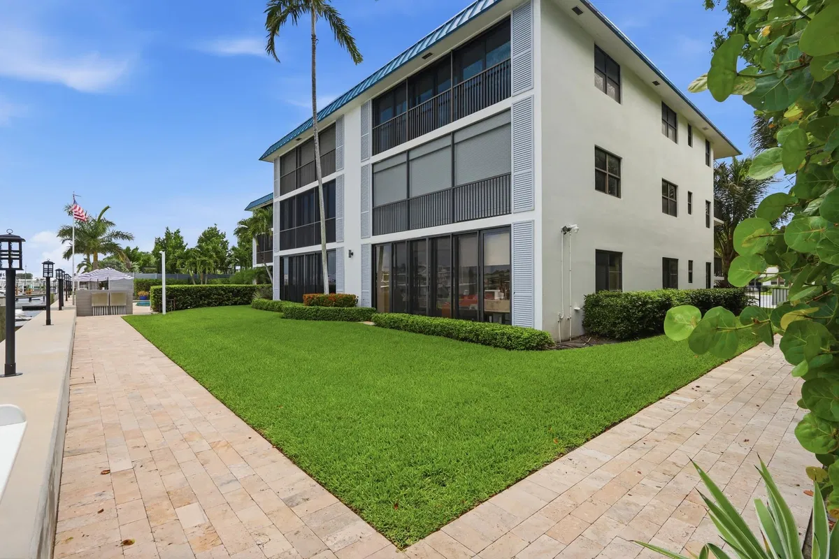 Singer Island Unit 206 photo 25
