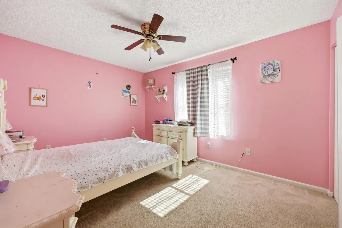 Residence photo 16