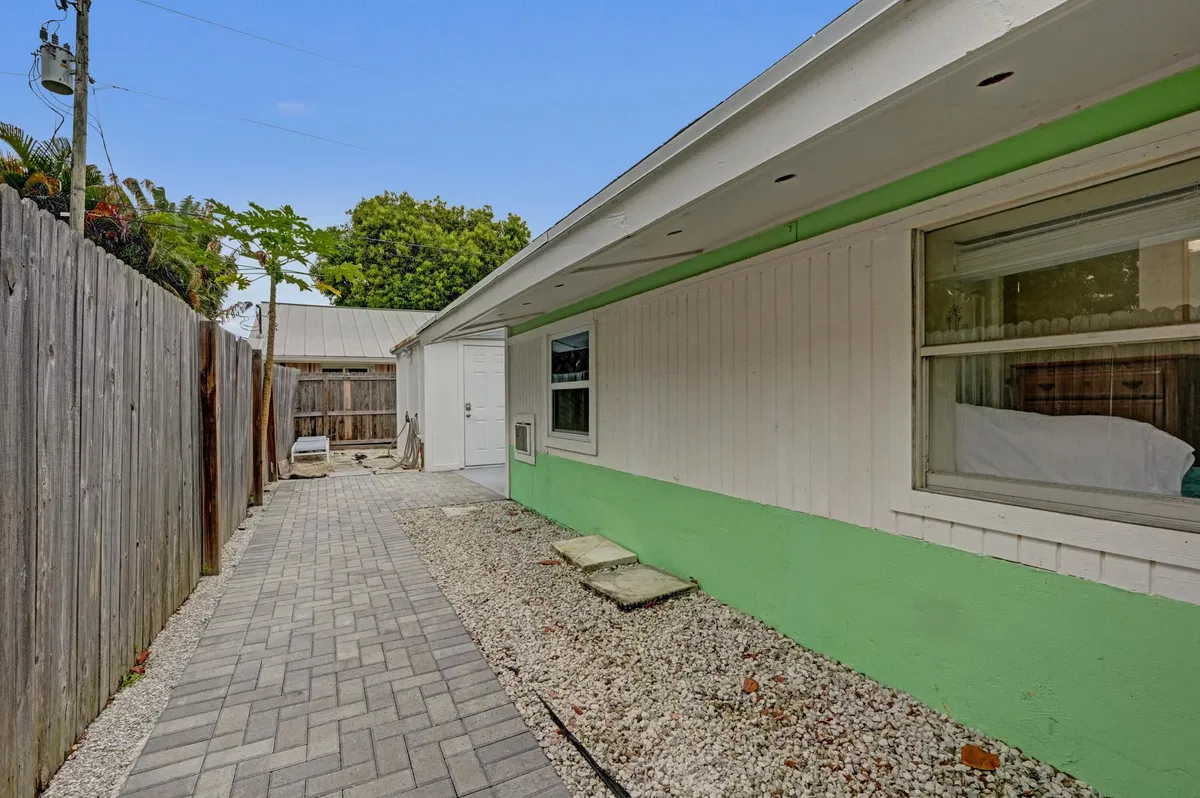 Residence photo 25