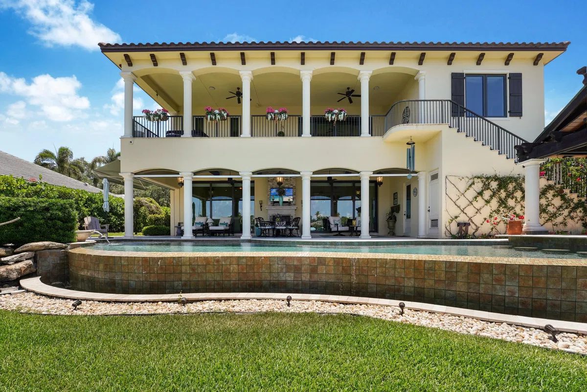 Heritage Oaks Residence photo 16