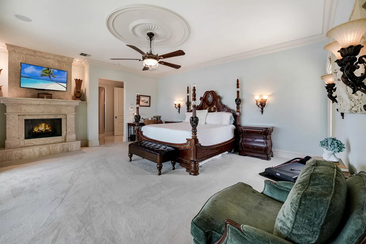Heritage Oaks Residence photo 31