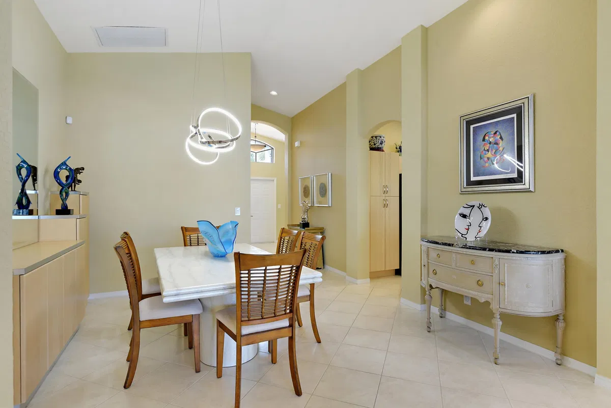 Residence photo 25