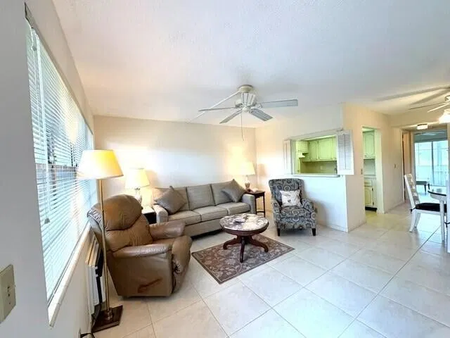  Residence photo 7
