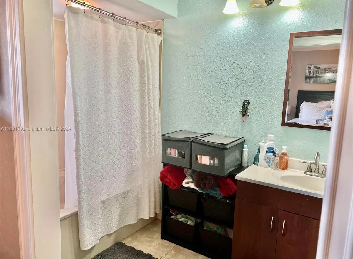 Unit 507 photo 7