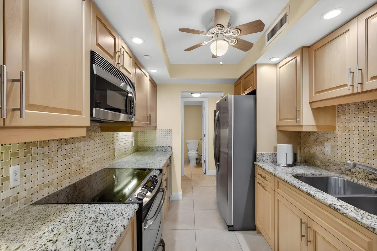 Tiara Singer Island Unit 31 B photo 10