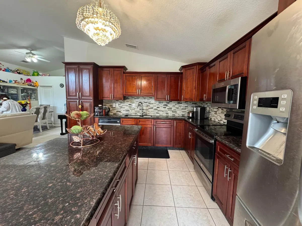 Residence photo 4