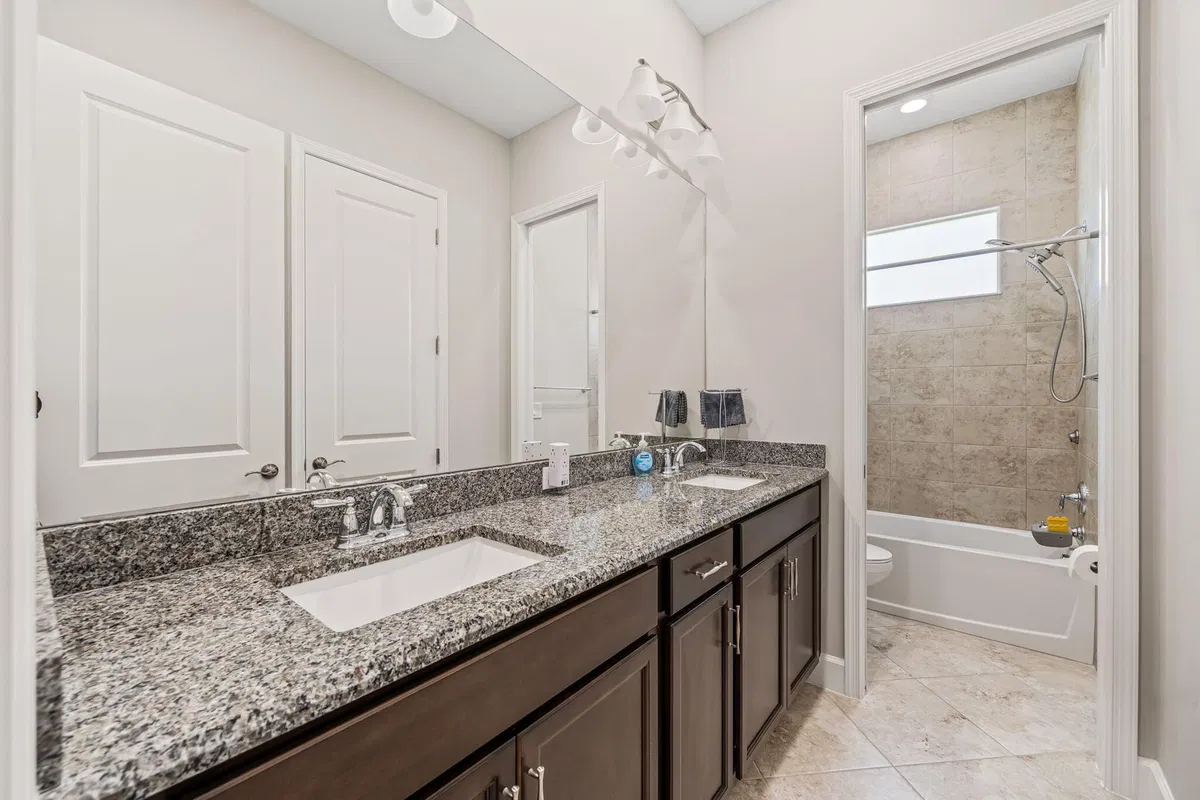 Residence photo 22