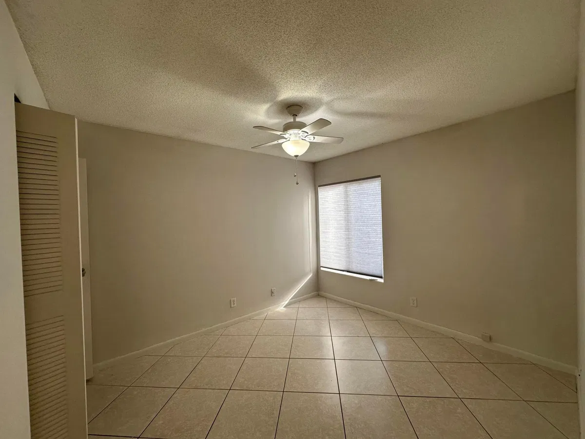 Unit 16-104 photo 13