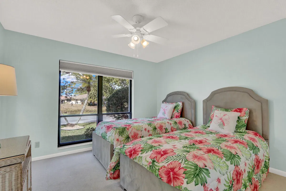 Residence photo 19