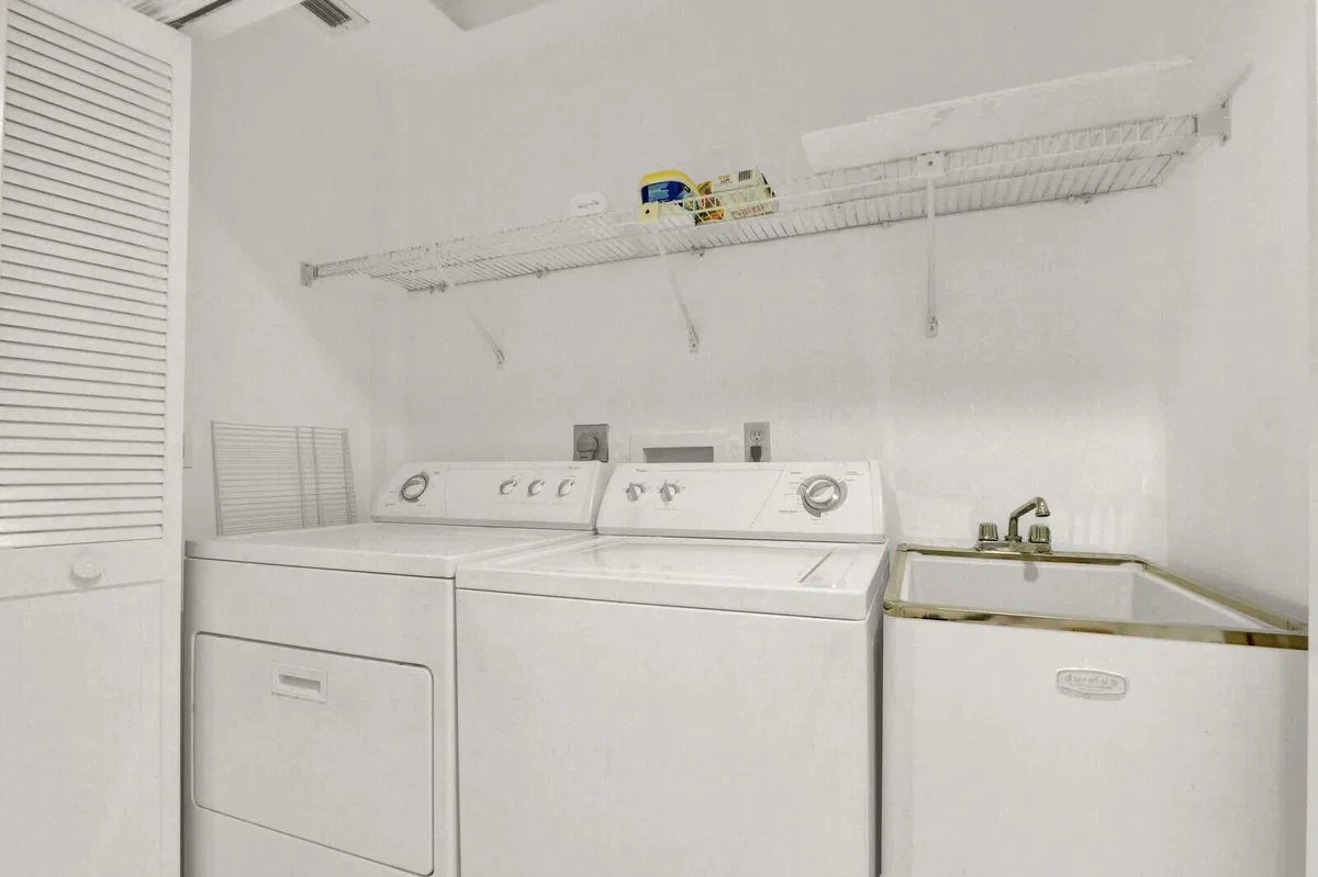 Residence photo 25