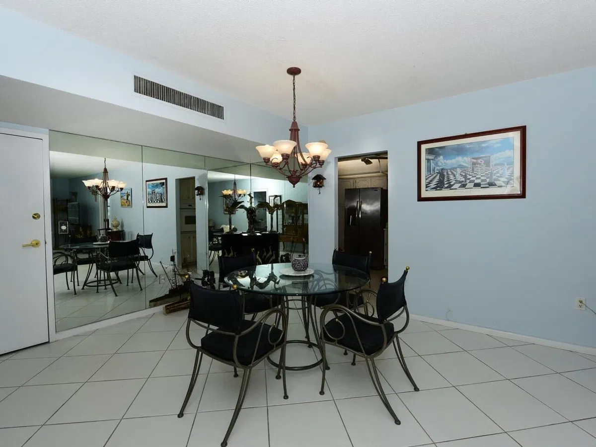 The Patrician of Palm Beach Unit 619 photo 10