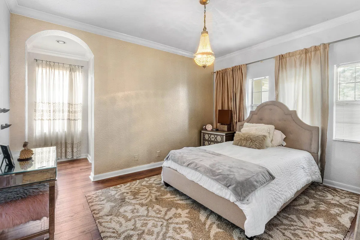 Residence photo 25