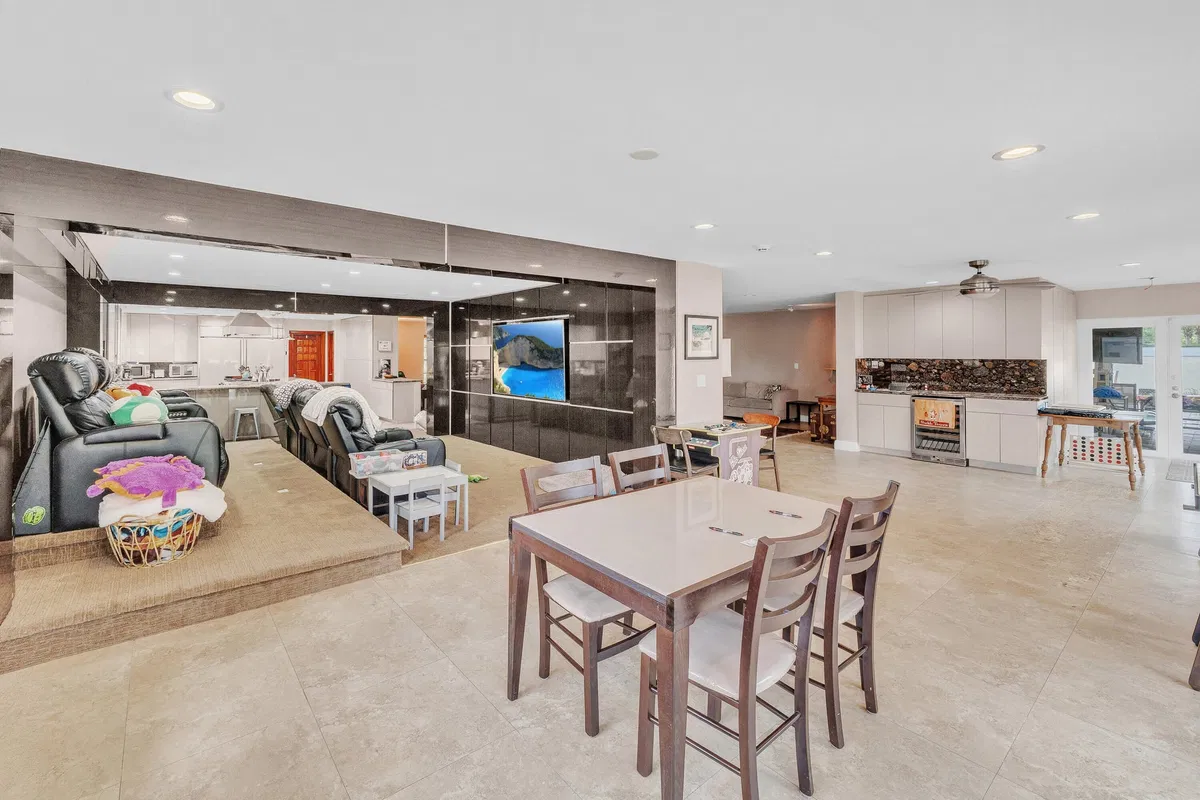 Residence photo 19