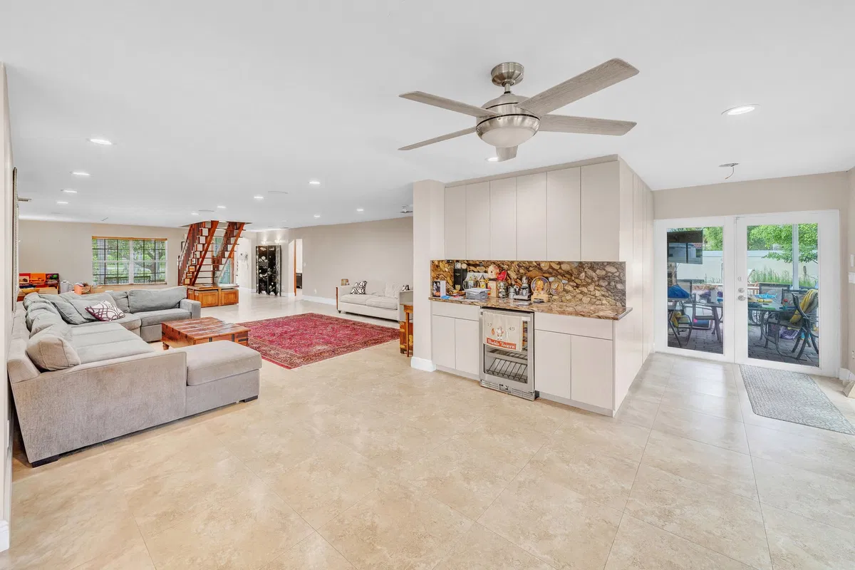 Residence photo 25