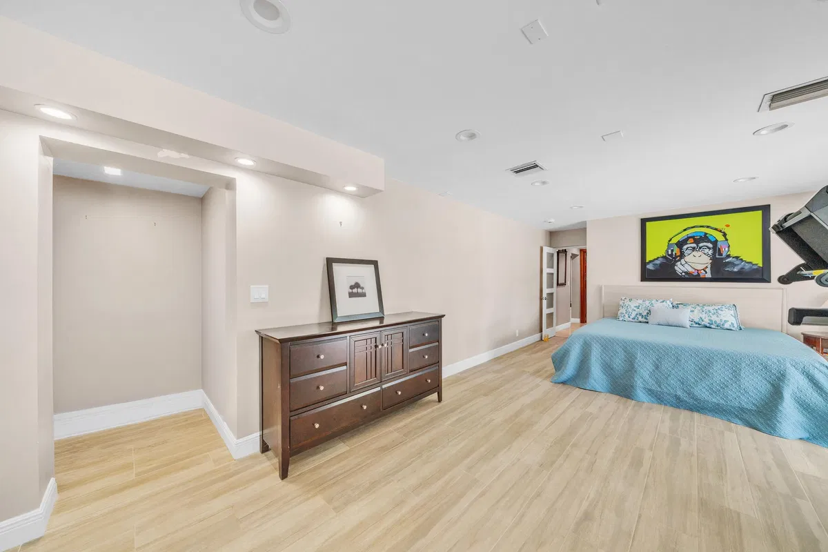 Residence photo 34