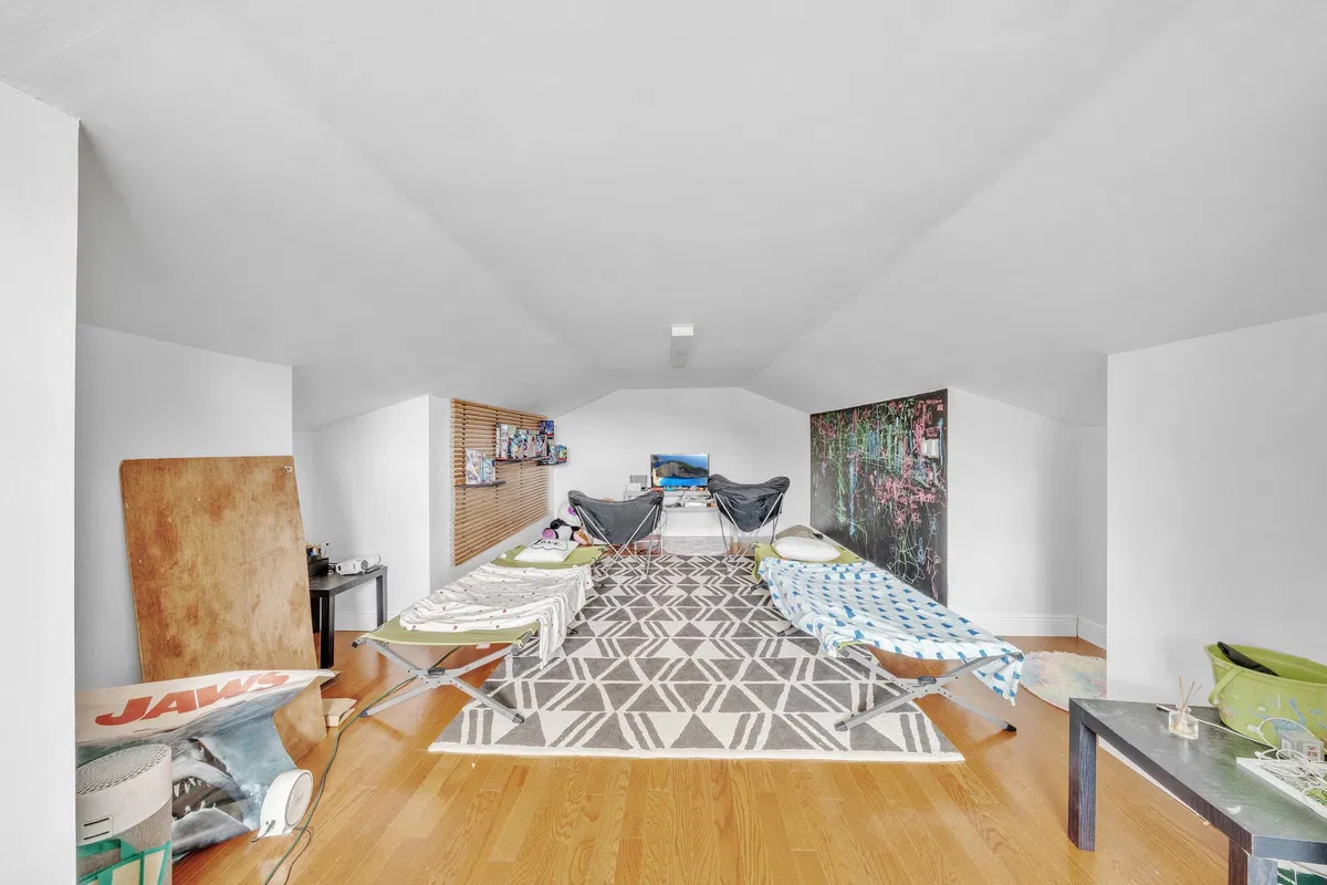 Residence photo 76