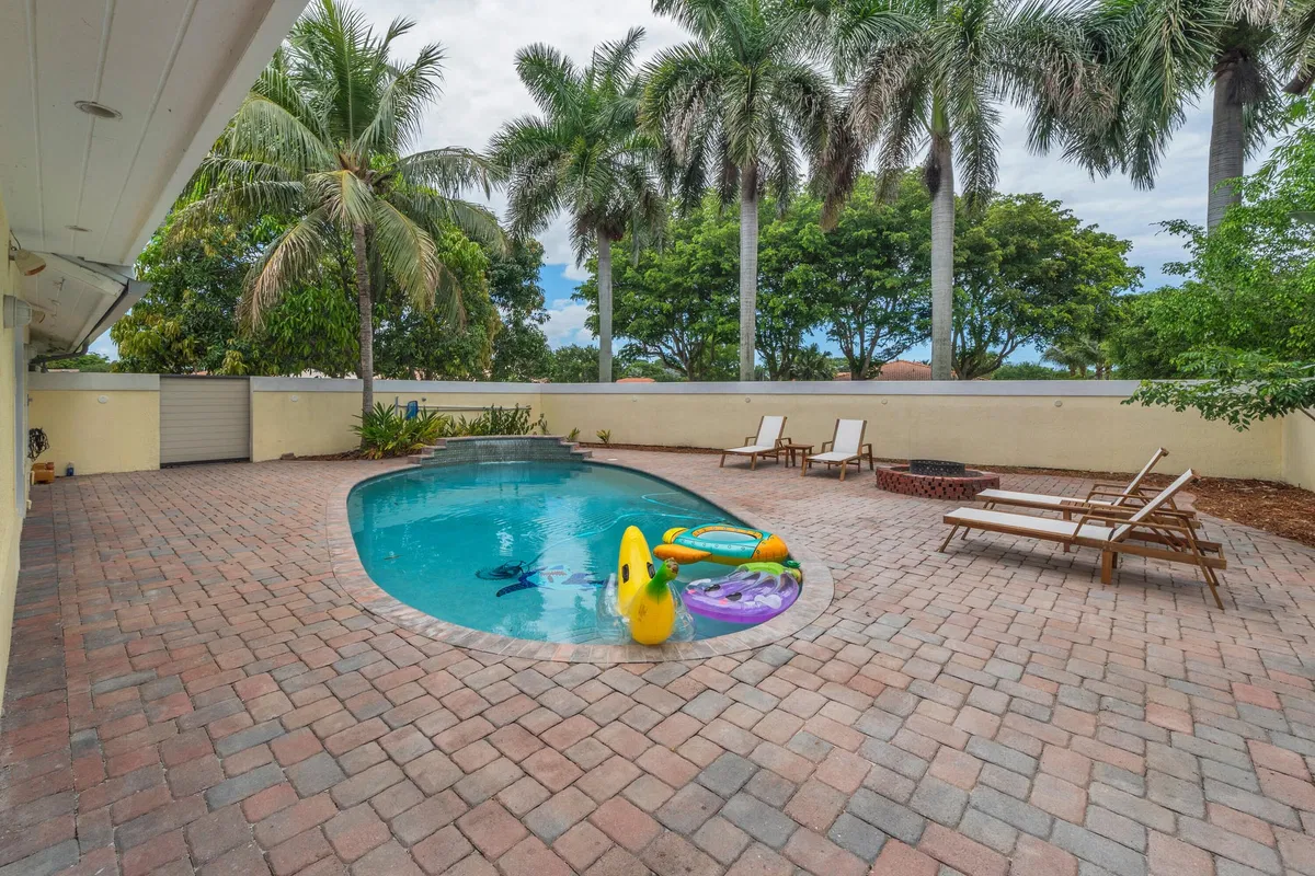 Residence photo 85