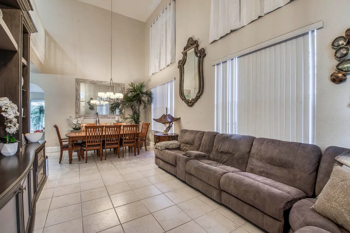 Residence photo 4
