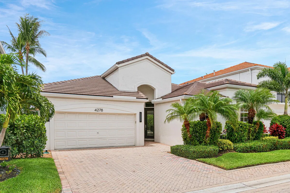 Woodfield Country Club Residence