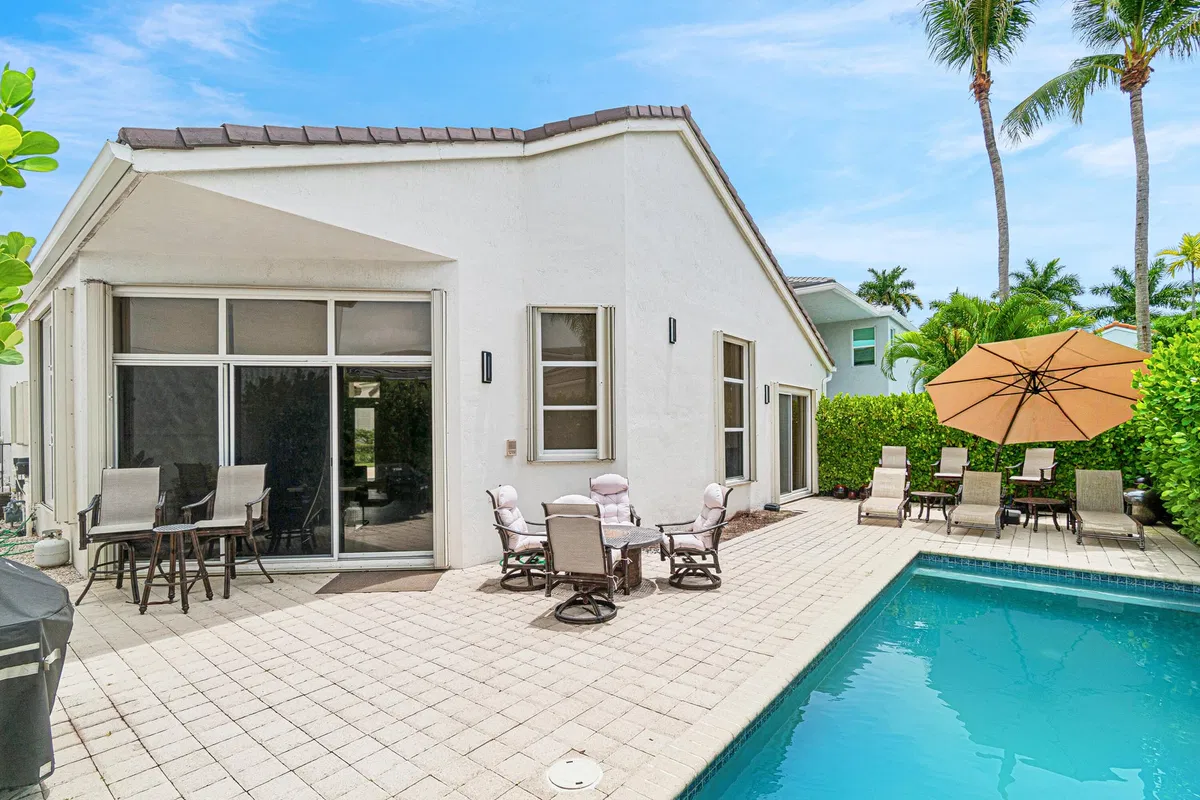 Woodfield Country Club Residence photo 28