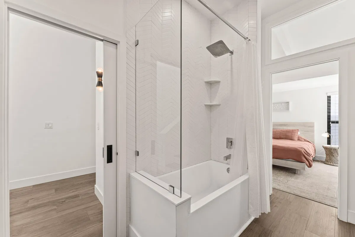 Unit 279 photo 16
