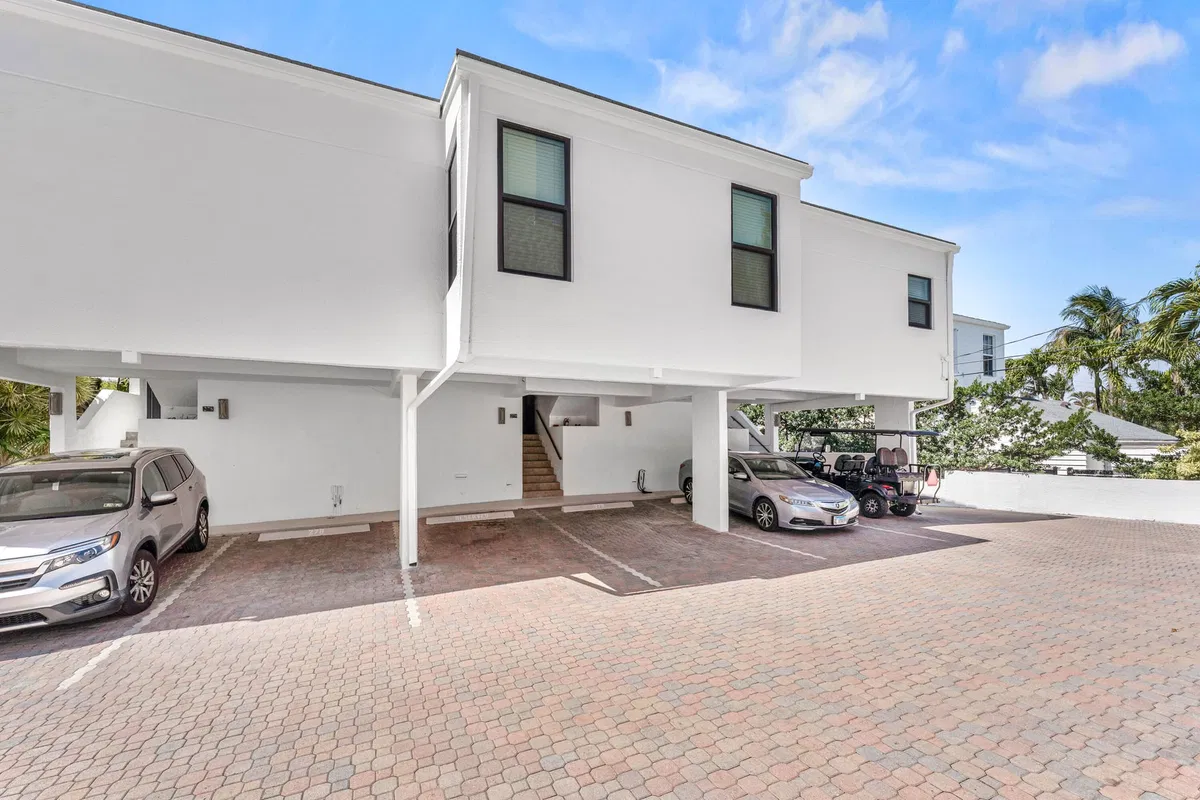 Unit 279 photo 34