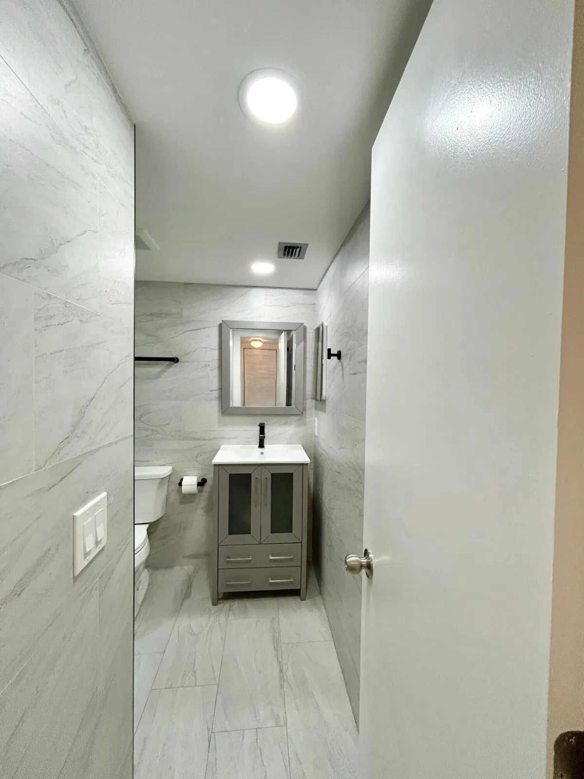  Unit C2 photo 28