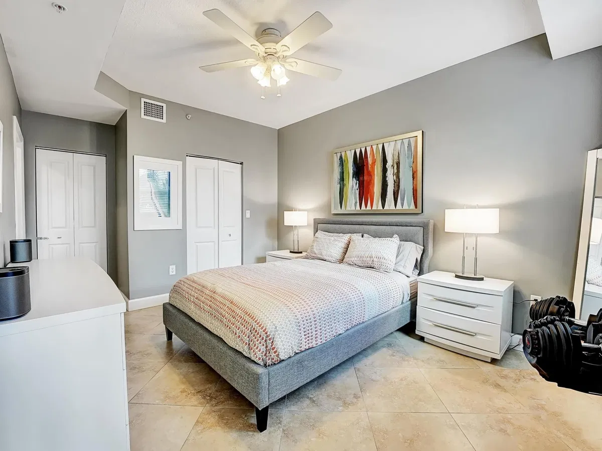 The Astor Unit 413 photo 22