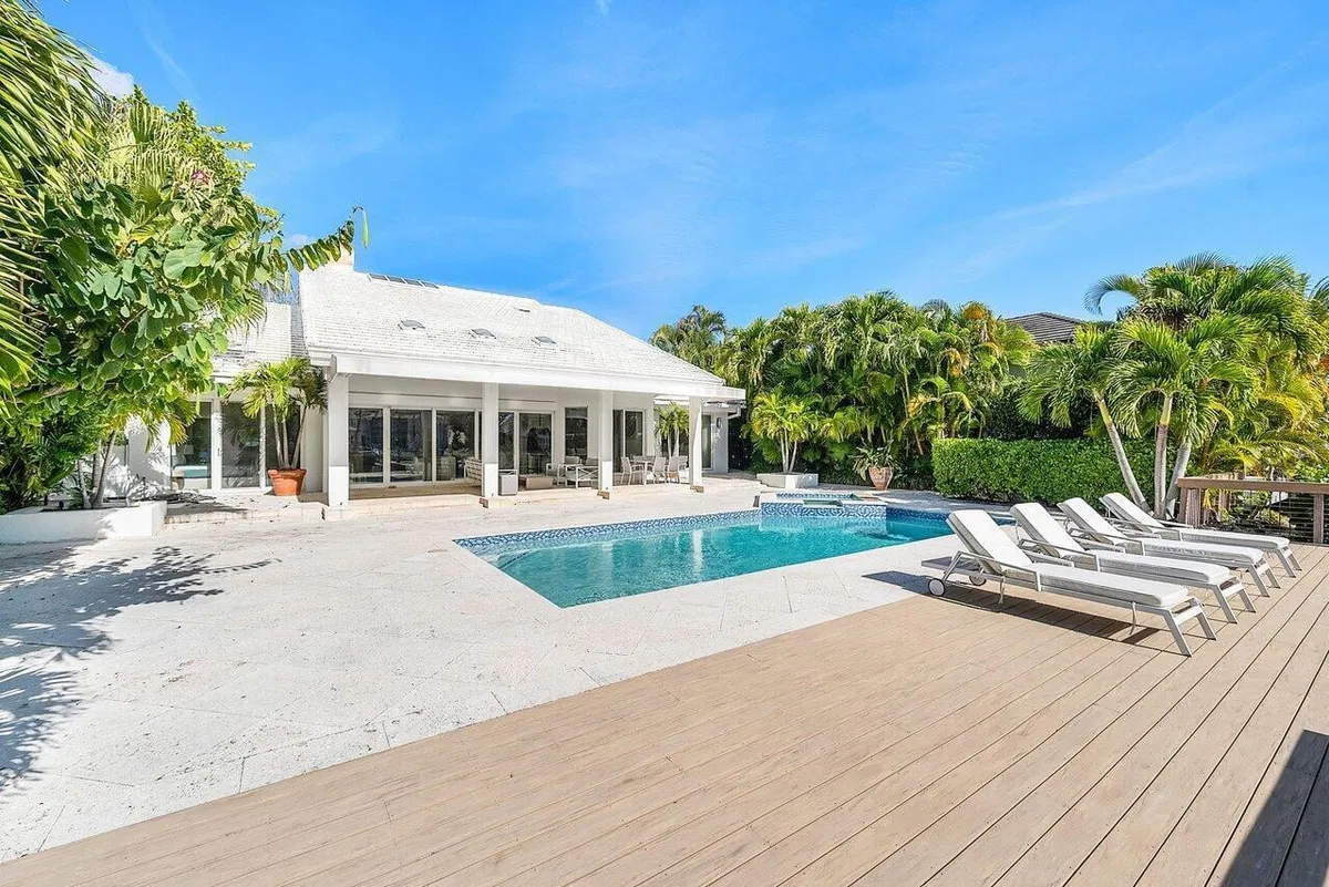 Admirals Cove Residence photo 49