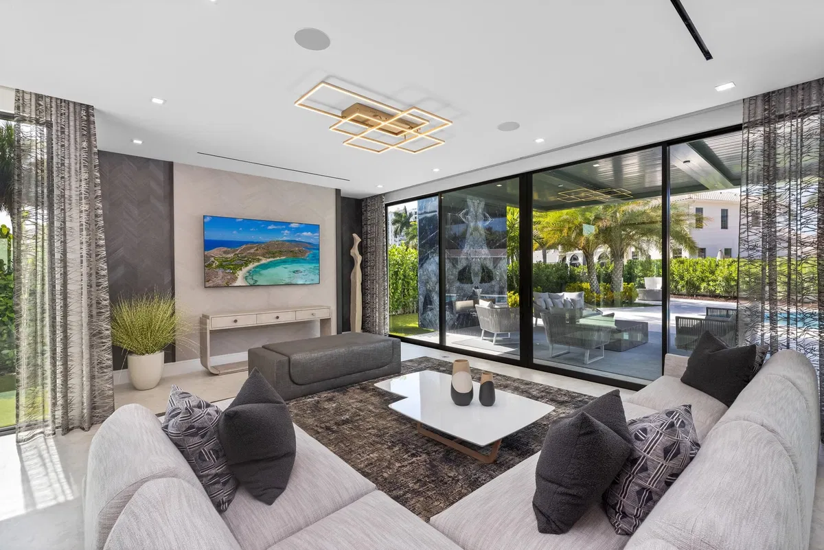 Royal Palm Yacht and Country Club Residence photo 28