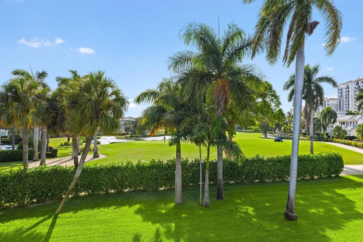 Royal Palm Yacht and Country Club Residence photo 58