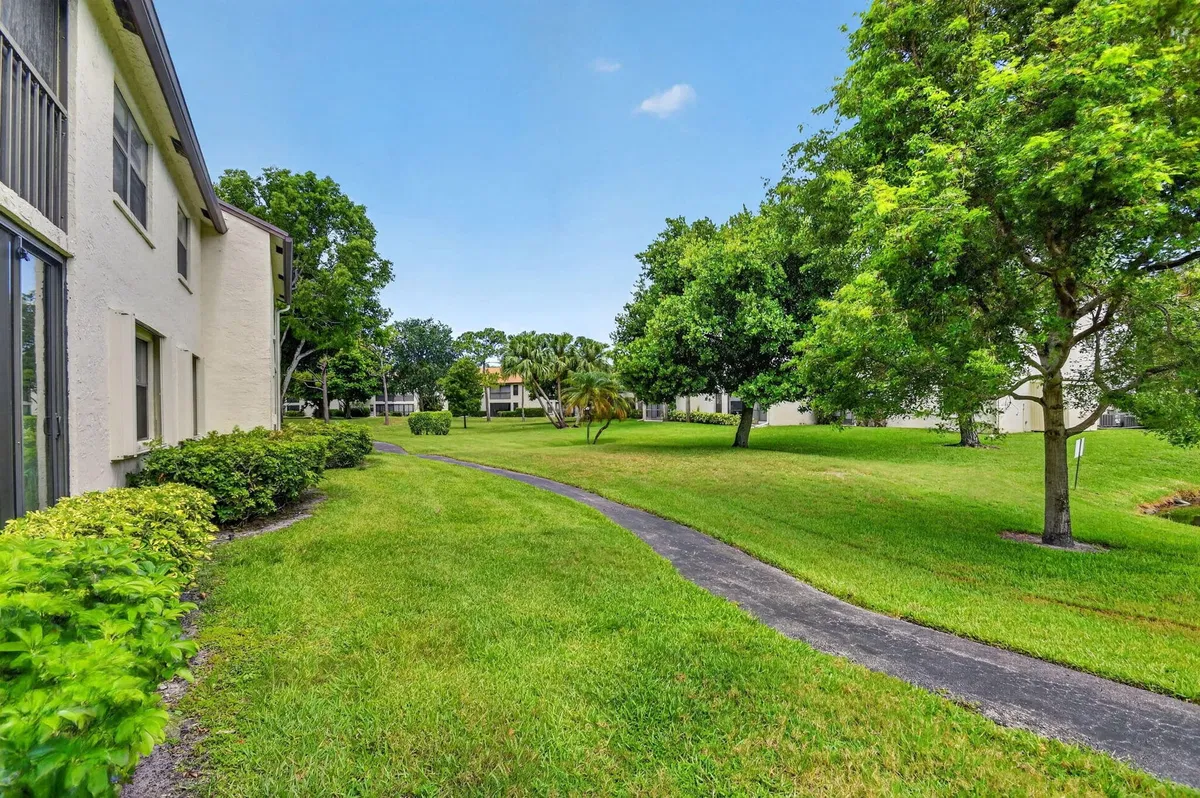 Residence photo 22