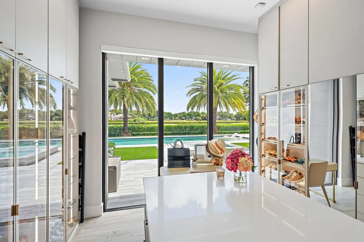 Admirals Cove Residence photo 25