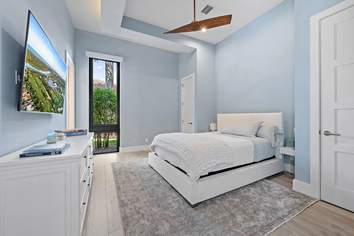 Admirals Cove Residence photo 37