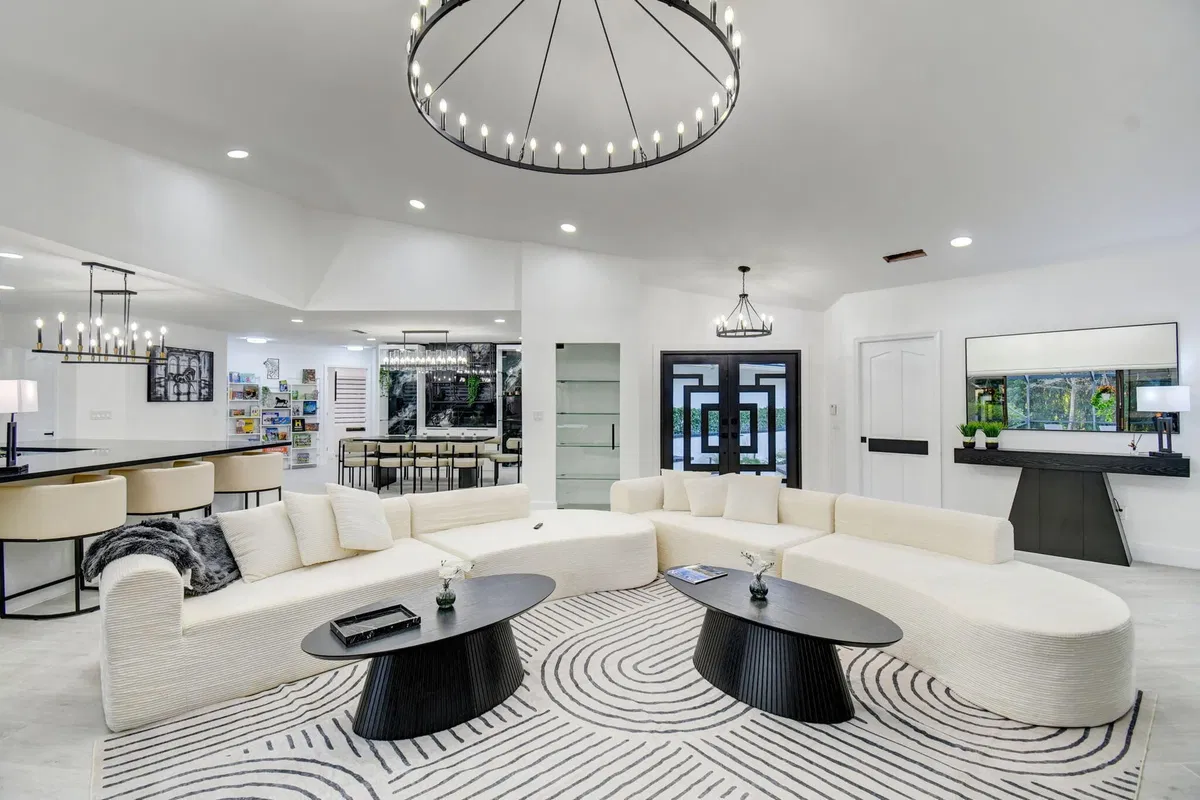 Pinewood Residence photo 4