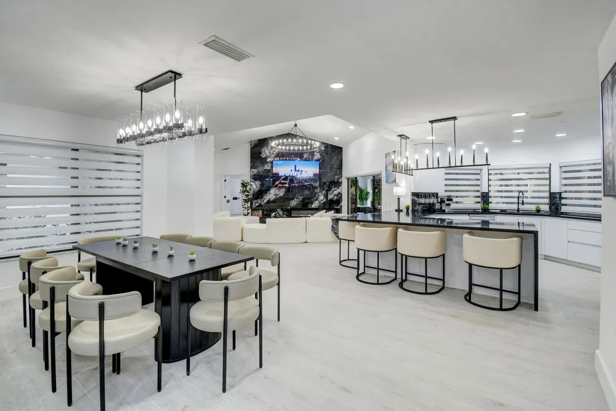 Pinewood Residence photo 13