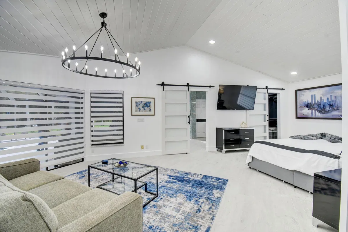 Pinewood Residence photo 37